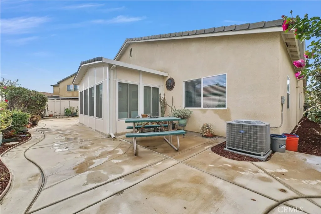 4664 Creek Cir, Jurupa Valley, California 91752 home-pic-25